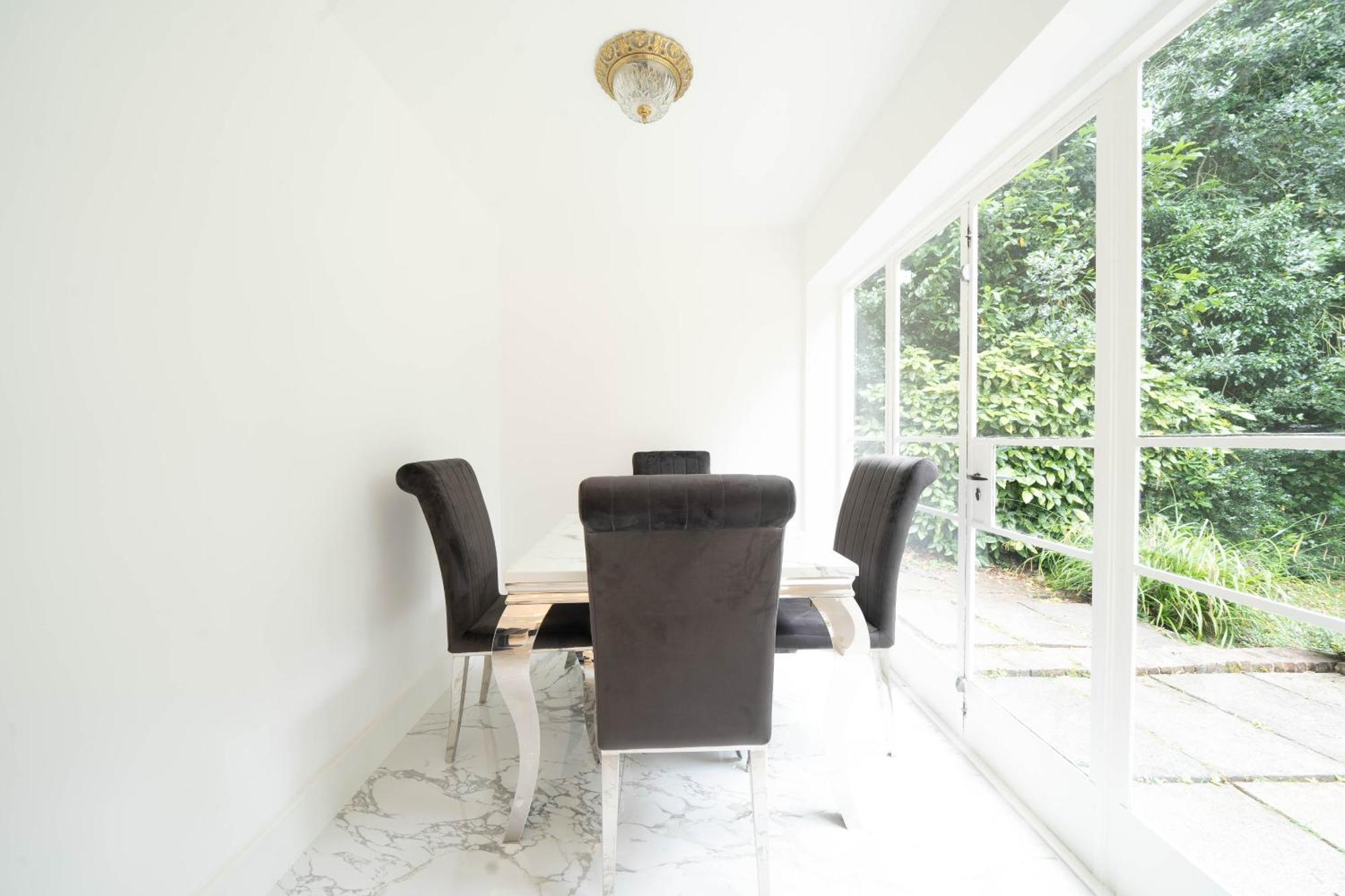 House On The Hill Villa Harrow on the Hill Luaran gambar